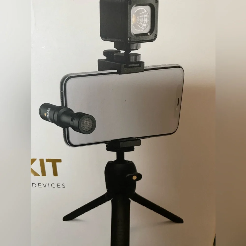 Rode Vlogger Kit iOS Edition Filmmaking Kit - New Open Box - Picture 1 of 4